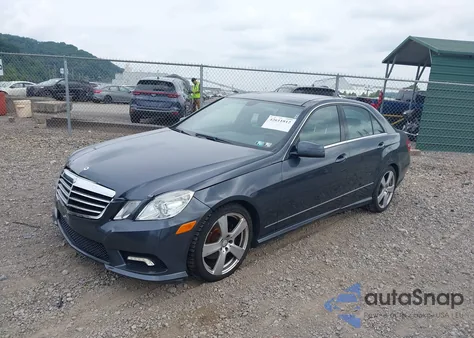 2011 Mercedes-Benz E 350 4Matic z USA, uszkodzony, nr VIN WDDHF8HB7BA435767